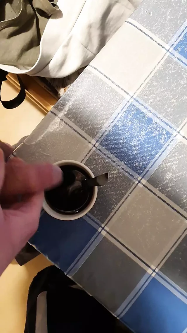Masturbate cumshot in coffee