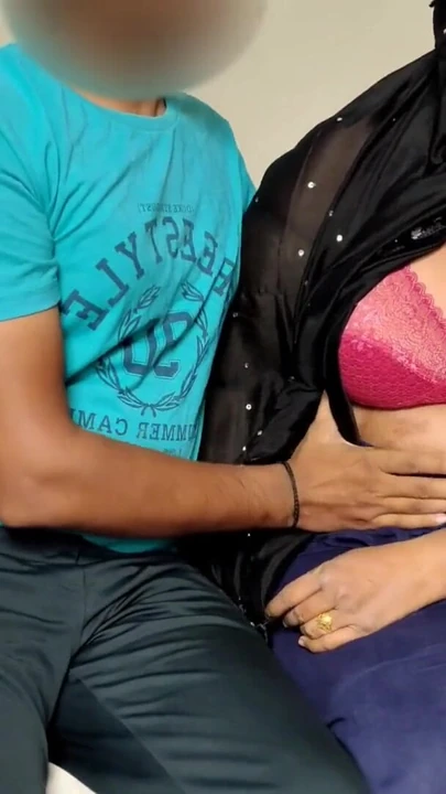 Spännande ögonblick från "min styvsyster är min första flickvän. Pakistansk video"