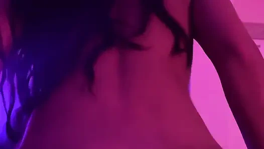 Облегающая Большегрудая Мисслекса Переспала Со Своим Соседом