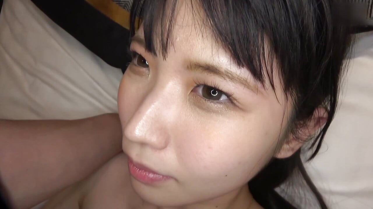 A118F03 A natural, innocent, small-animal-type girl with a lingering innocence! Meeting at a café and moving to a love hotel, starting with a toast and a sneaky filming sex scene!