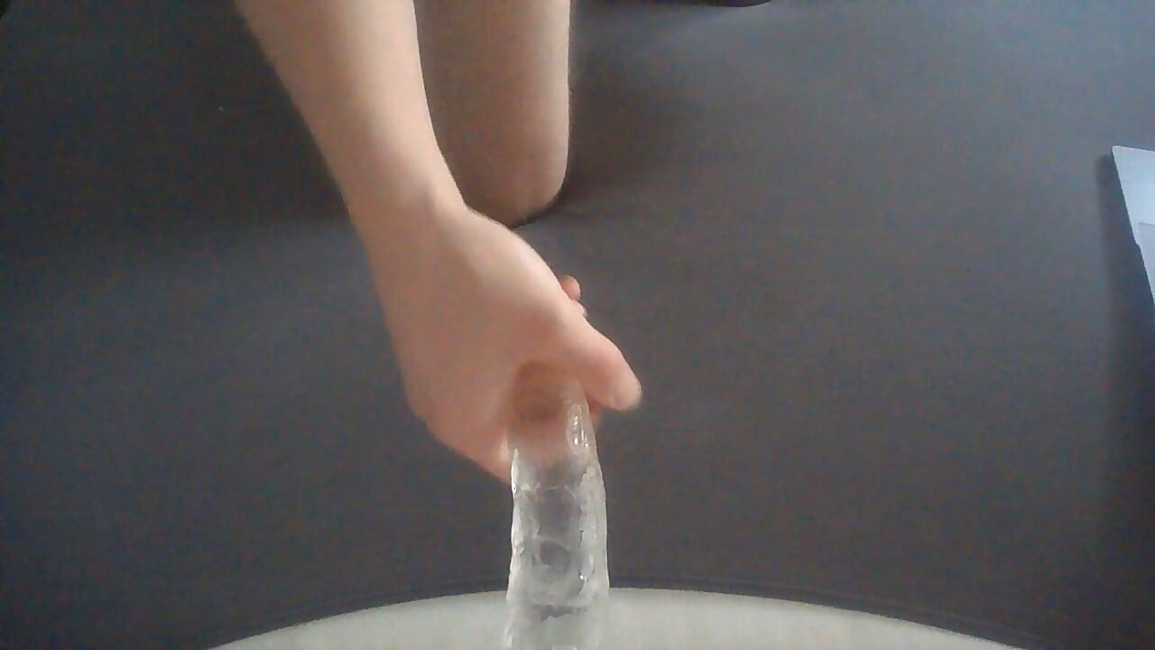 Sexy guy dildos his ass and makes up