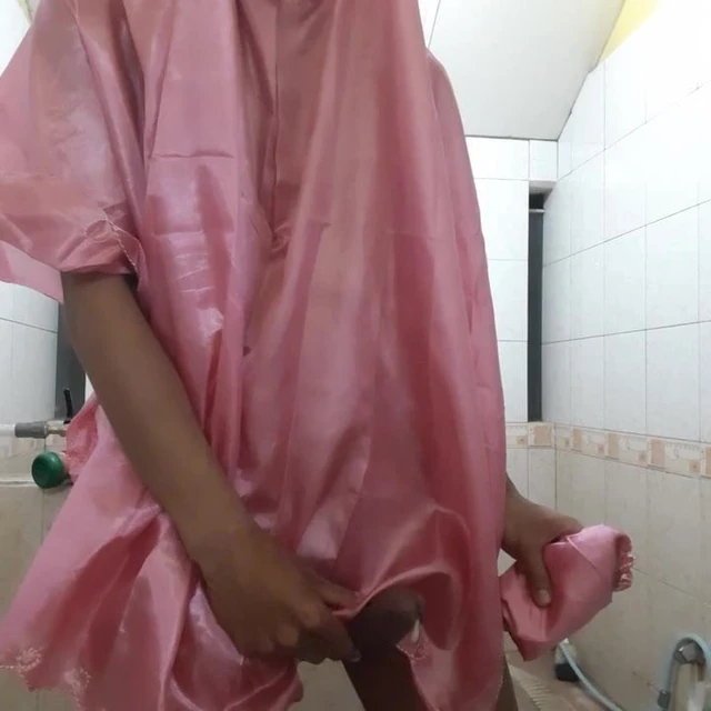 PINK SATIN MUKENAH FUCK AND CHUM