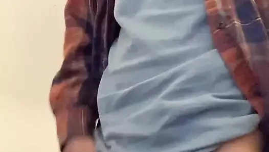 Amadora rabuda tira roupa e arromba seu pau