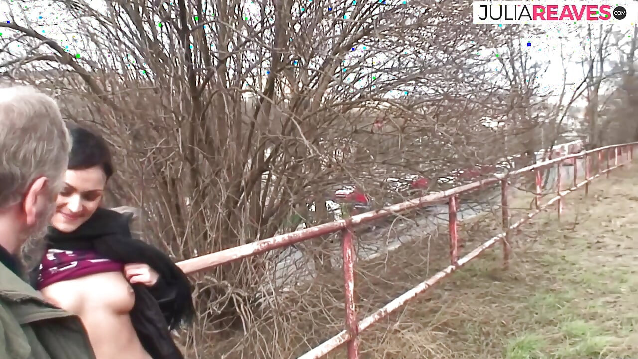 Horny babe gets a hard fuck near the footpath