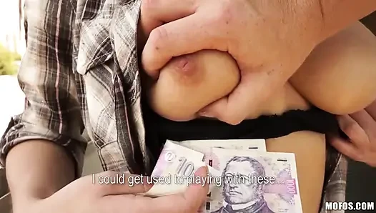 Pickups - große natürliche rita peach gibt fremden einen handjob