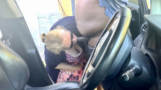 Ssbbw blonde milf met grote kont pijpbeurt (betrapt op zwarte hete man die zich in het openbaar aftrekt in de auto) (cumshot compilatie) lading