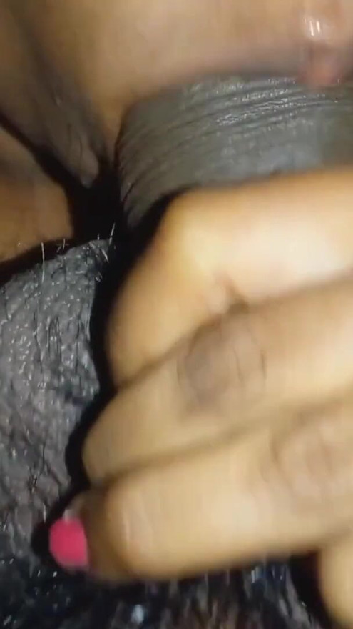Futai cu pizdă strâmtă din Sr Lanka - cuplu de 18 ani | Clip 2