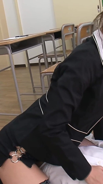 JAV Sex in the College Fucking Sexy Japanese Teacher MILF by All Guys