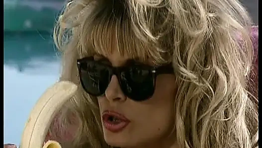 Hayallerinizdeki bu Alman orta yaşlı seksi kadın çifte sikiliyor