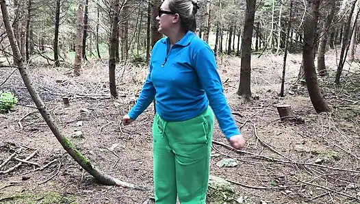 Girl can't gold her pee and pissing again outdoor, compilation