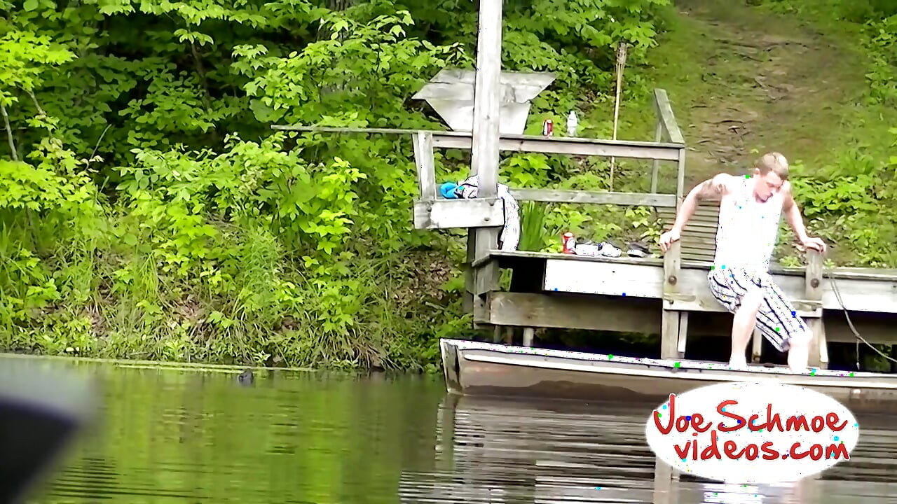 Край езерото с Хунг Ерик