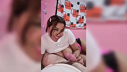 Осторожный!! Осторожный!! Ты чуть не забрызгала молоком мне в глаза, а я хочу его в мой рот.