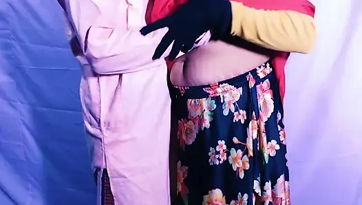 Chachi terpanas mendapat orgasme dengan menjilati memek dengan bhatija dan mulut chachi penuh air mani oleh permainan toung