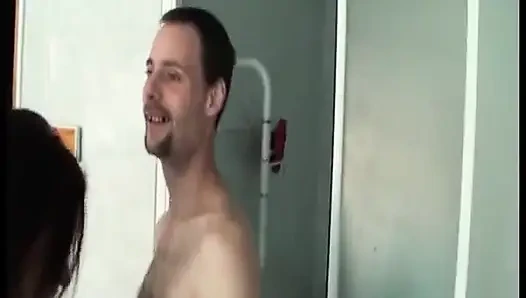 Дикий праздник группового фунта татуированные крошки