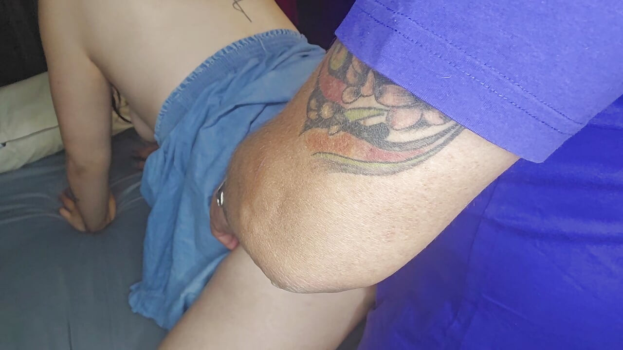 Memek ketat yang asli membuatku creampie dia dengan sangat cepat