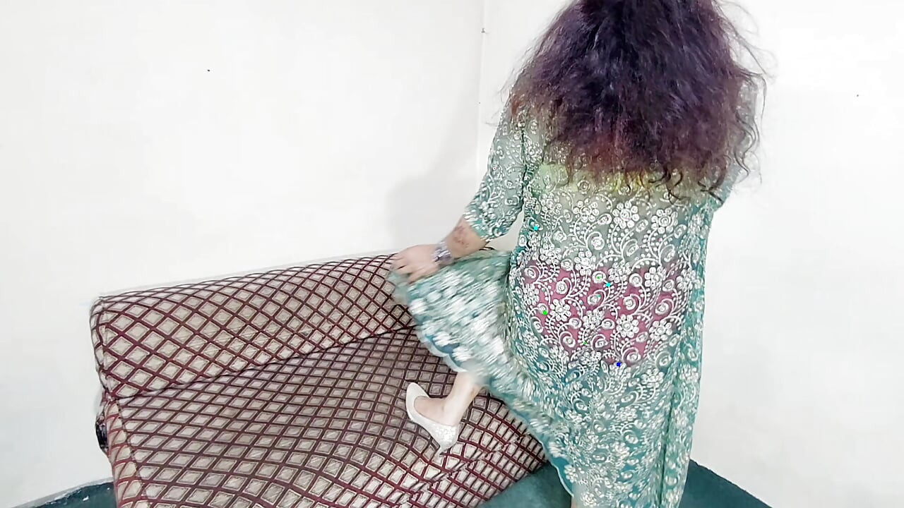 PUNJABI SARDARNI OF POLA SINGH ANAL SEX IN DOGGYSTYLE TALKING DIRTY IN PUNJABI