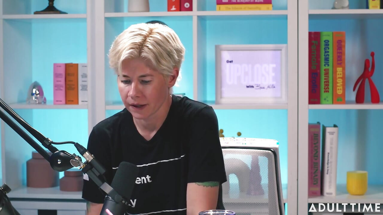 Lilly Bell exibicionismo, sexting e empoderamento no podcast Adult Time