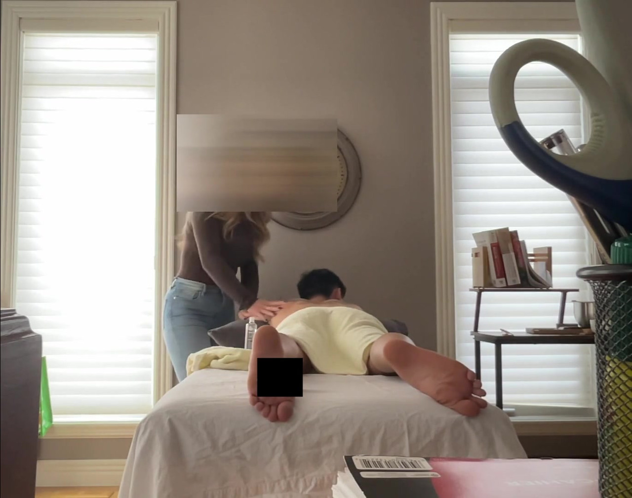 正统的frenchxrussian实习生rmt被巨大的亚洲鸡巴勾引 第一次约会