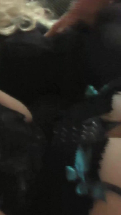 Kto może ominąć 2 piękne osły? | Klip 2