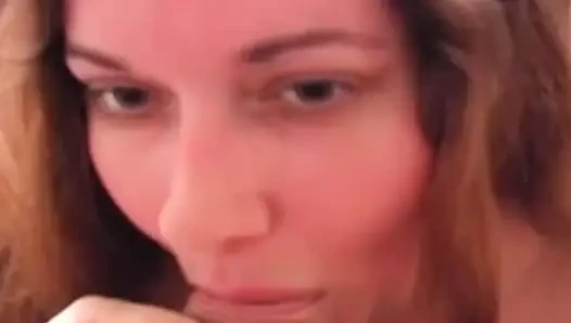 Wifey gibt erstaunlichen tittenjob