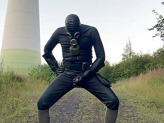 Full rubber wank in the Forest