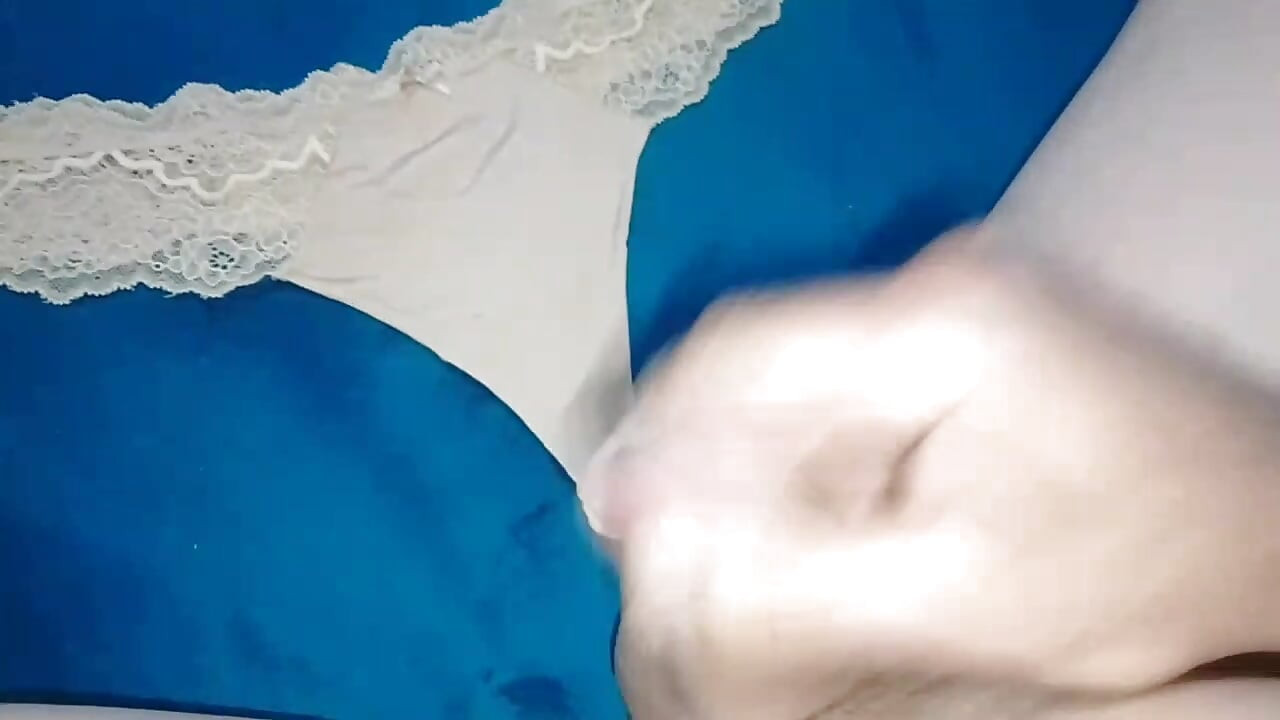 Pancutan mani dalam seluar dalam isteri saya