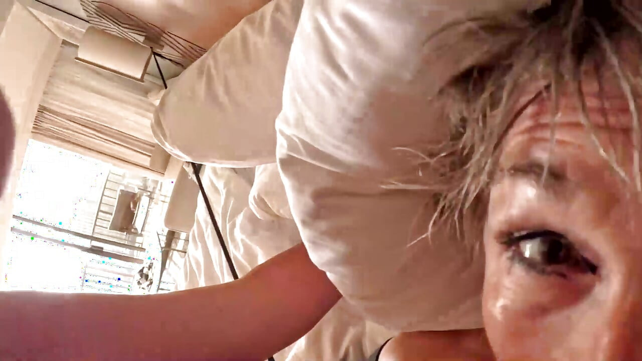 Lite Bondage, γαμήσι στο πρόσωπο και μαλακία