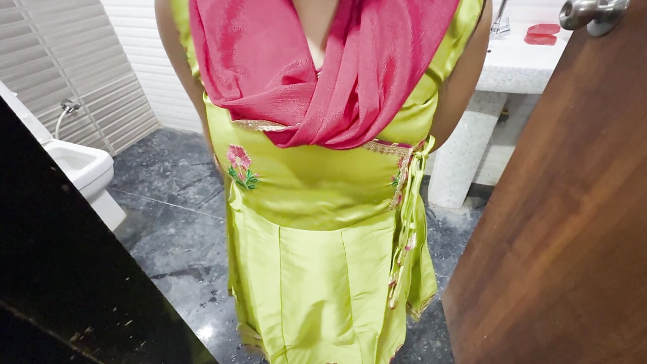 I Fuck My Maid's Stepdaughter and Had Sex with Her Virgin Pussy