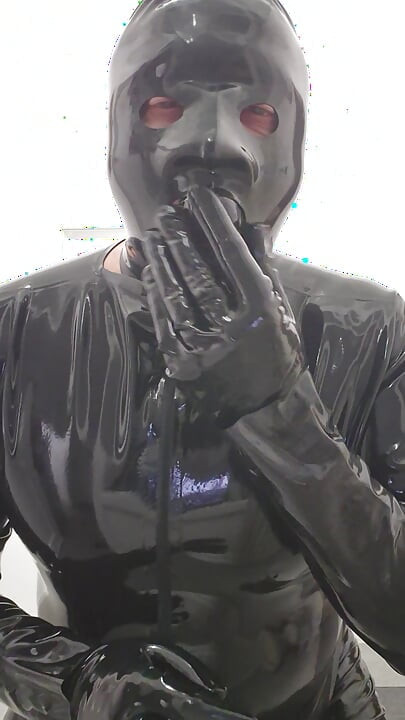 Umotan u gumu i začepljen usta