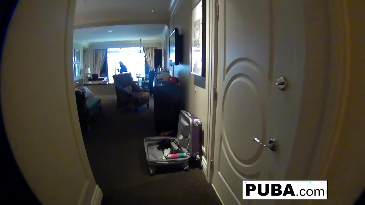 Marcus ve Abigail ile otelde seks