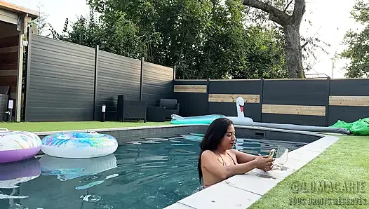 Lucas vögelt Adelie am Pool
