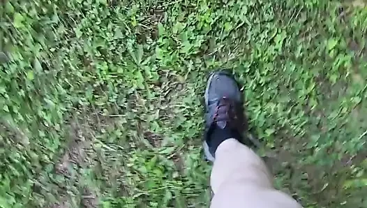 Parkta mastürbasyon yapıyor