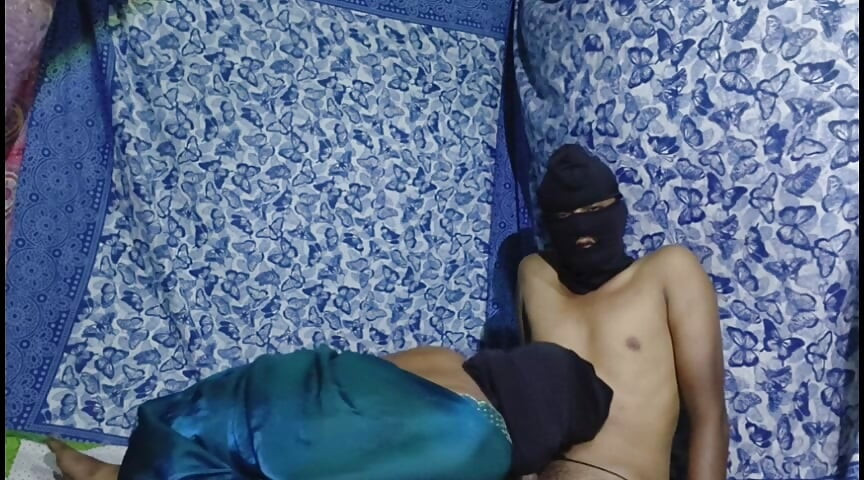 Saree wali bhabhi ki apna husband chudai