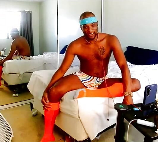 Kennie Jai nykii ja ampuu!