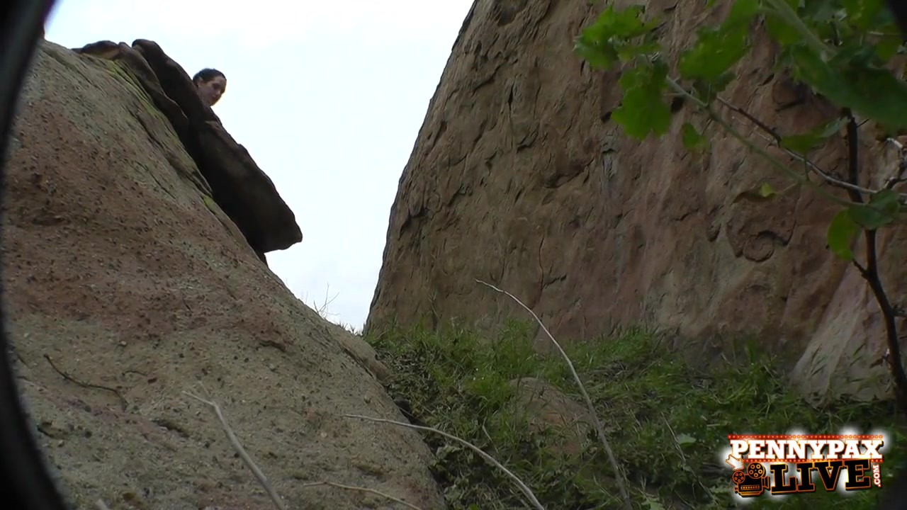 ペニー・パックスとサラ・シェボンの素晴らしいハイキングハメ撮り3p