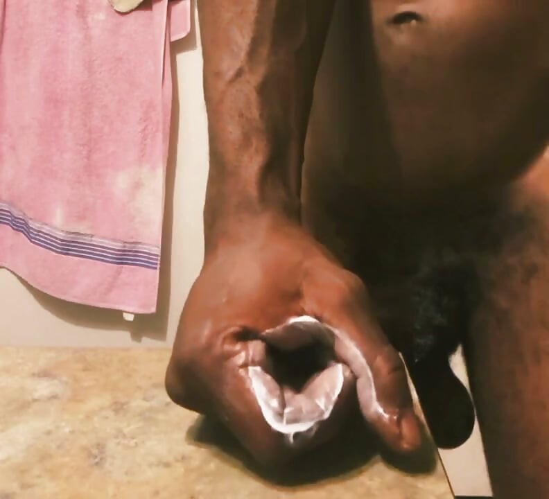 কালো পুরুষের একাকী শুক্রপাত