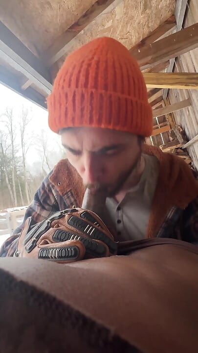 Blowjobs in the backyard! Big Dick Trans Girl Vanniall Seduces Wood Hauler For Outdoor Oral & Hard Anal Pounding