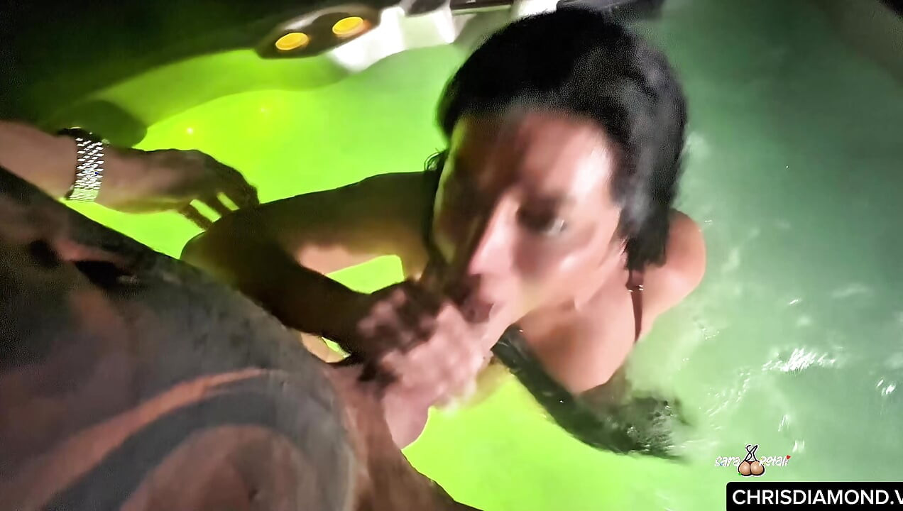 نيك بقوة في الجاكوزي مع كريس دايموند