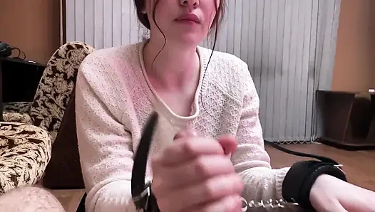 Güzelin yüzünü büyük bir spermle doldurdu