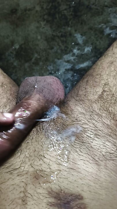 Desi hart masturbieren und mit meinem Sperma genießen