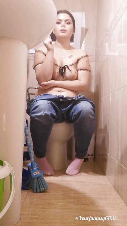 Gledaš me u toaletu 2