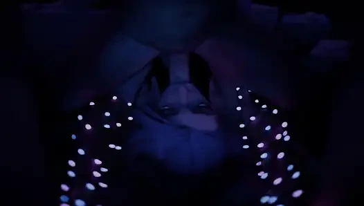 Mavi saçlı kızla kremsi yüz sikişi!