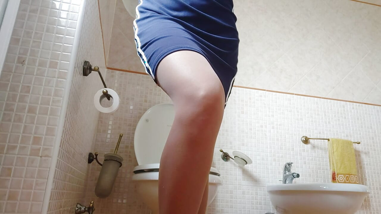 Insults to your mom's slut while I'm on the toilet