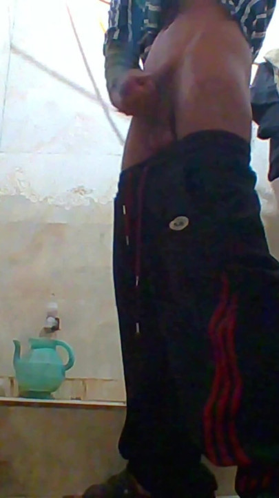 Must-see moment from "Pakistani boy in bathroom"