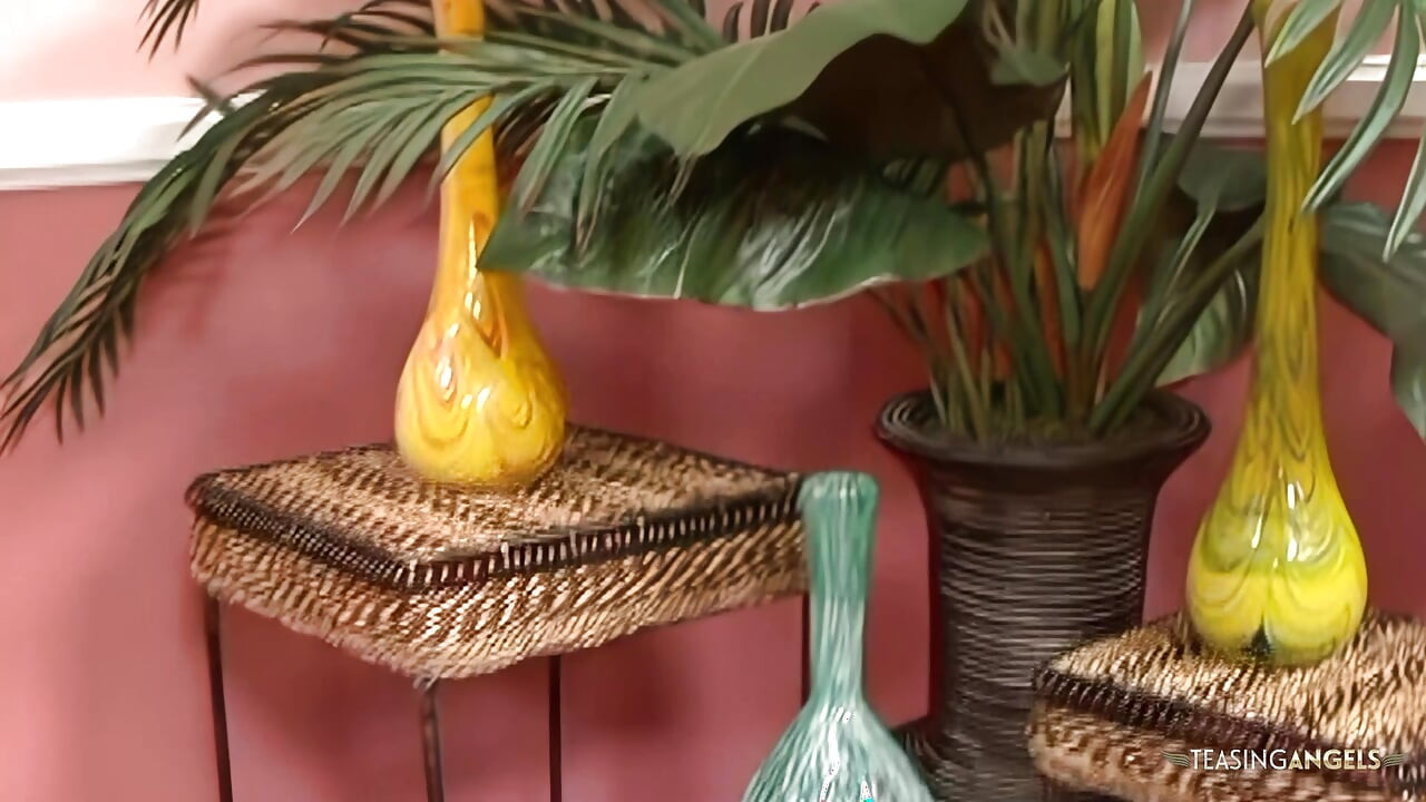 Bianca Dagger yang menggairahkan memancut mani dengan mudah dari pepek ketatnya ditempa dengan ghairah.