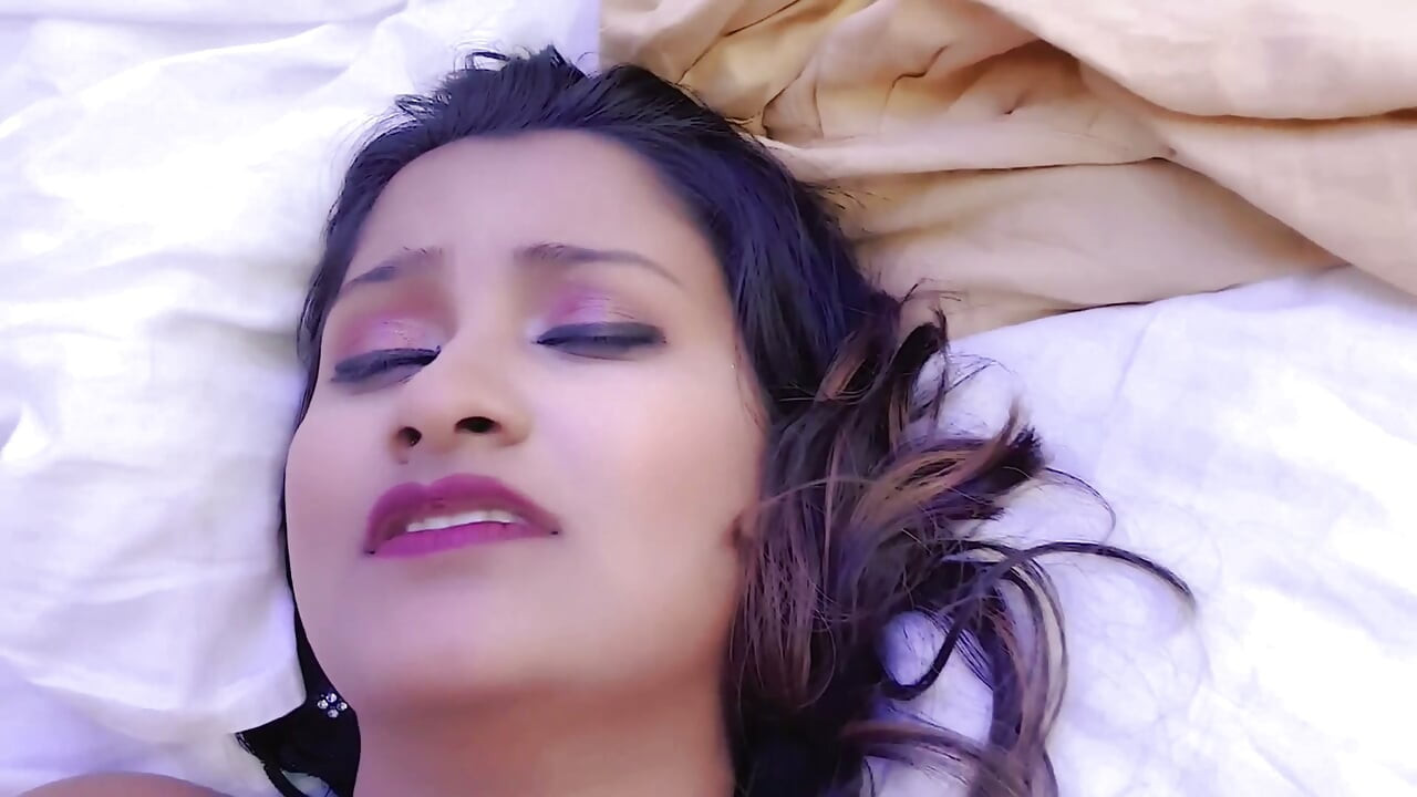 I make a blog and fucked my sister's friend at my house, a desi girl.