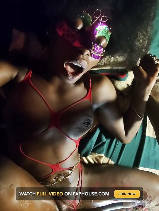 Memek sempit zaddy dientot habis-habisan sama kontol besar pria kulit hitam sampai muncrat banyak banget!!