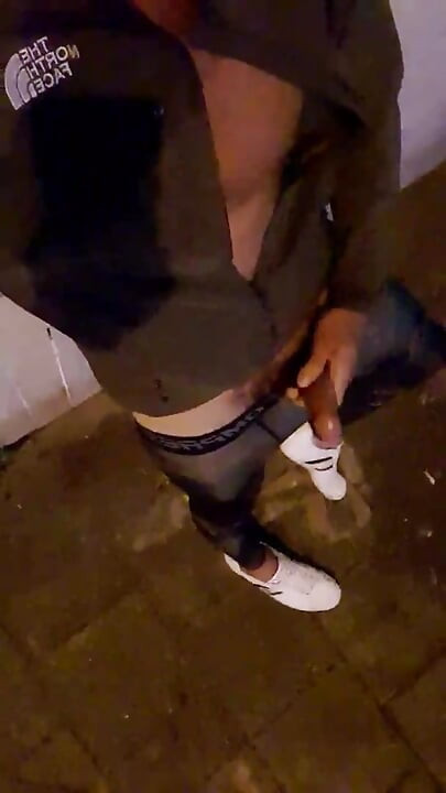 Slutboyben Cam4 Pornoqueen Benjamin Xposeing at Night Public