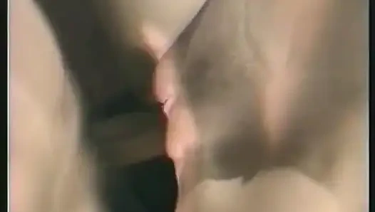 Büyük memeli orta yaşlı seksi kadın bilardo masasında sikiliyor