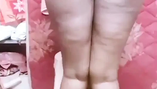 Desi indische tamilische ehefrau renu nackt live-anruf sugar stiefvater möpse klatschen muschi finger arsch ficken heiße stimme!